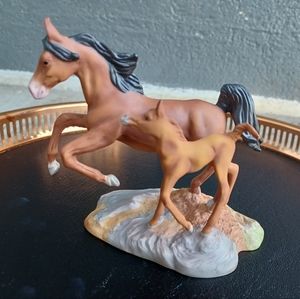 Franklin mint horse sculpture